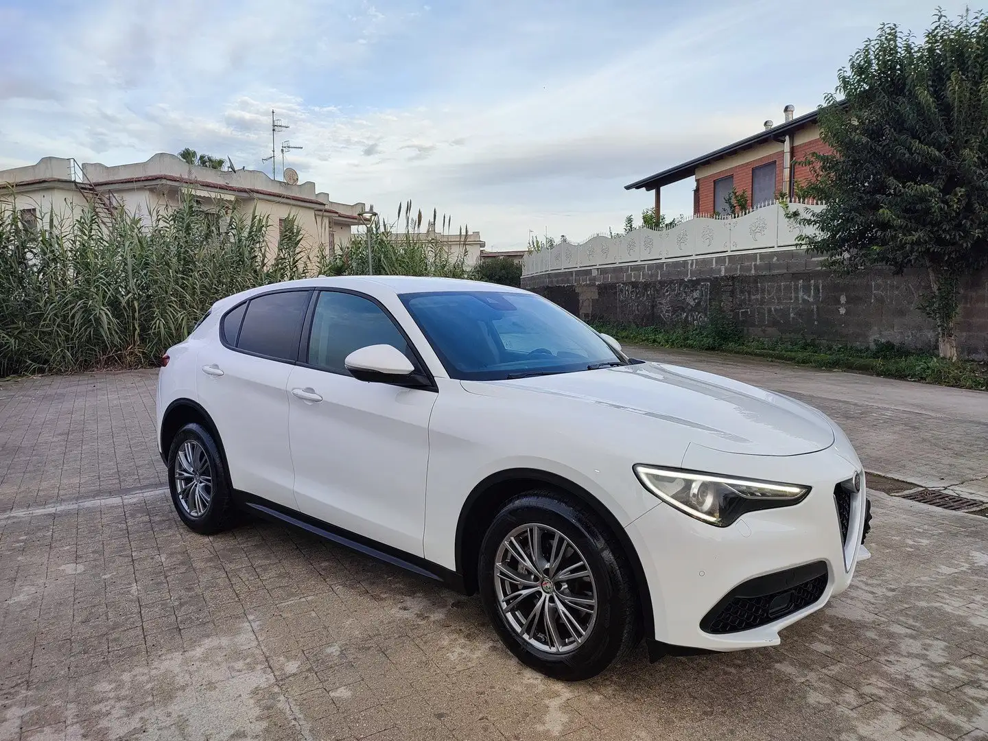 Alfa Romeo Stelvio 2.2 TD 160 CV AT8 TELECAMERA NAVIGATORE DA VETRINA Bianco - 2