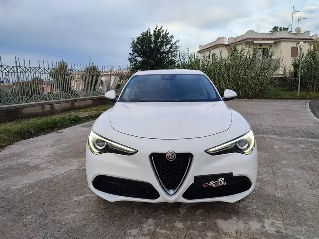 Alfa Romeo Stelvio 2.2 TD 160 CV AT8 TELECAMERA NAVIGATORE DA VETRINA
