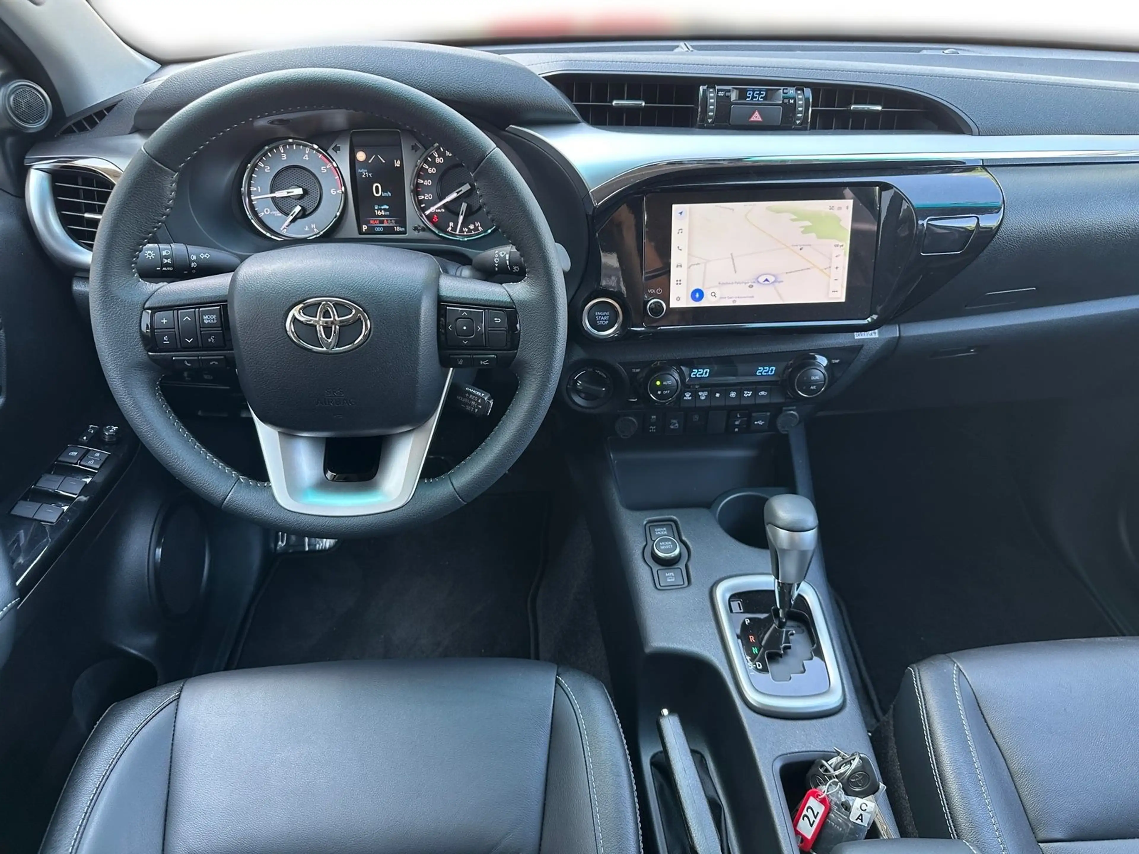 Toyota Hilux 2.8 l - DC Executive 4x4 OFFROAD-Edition — photo 9