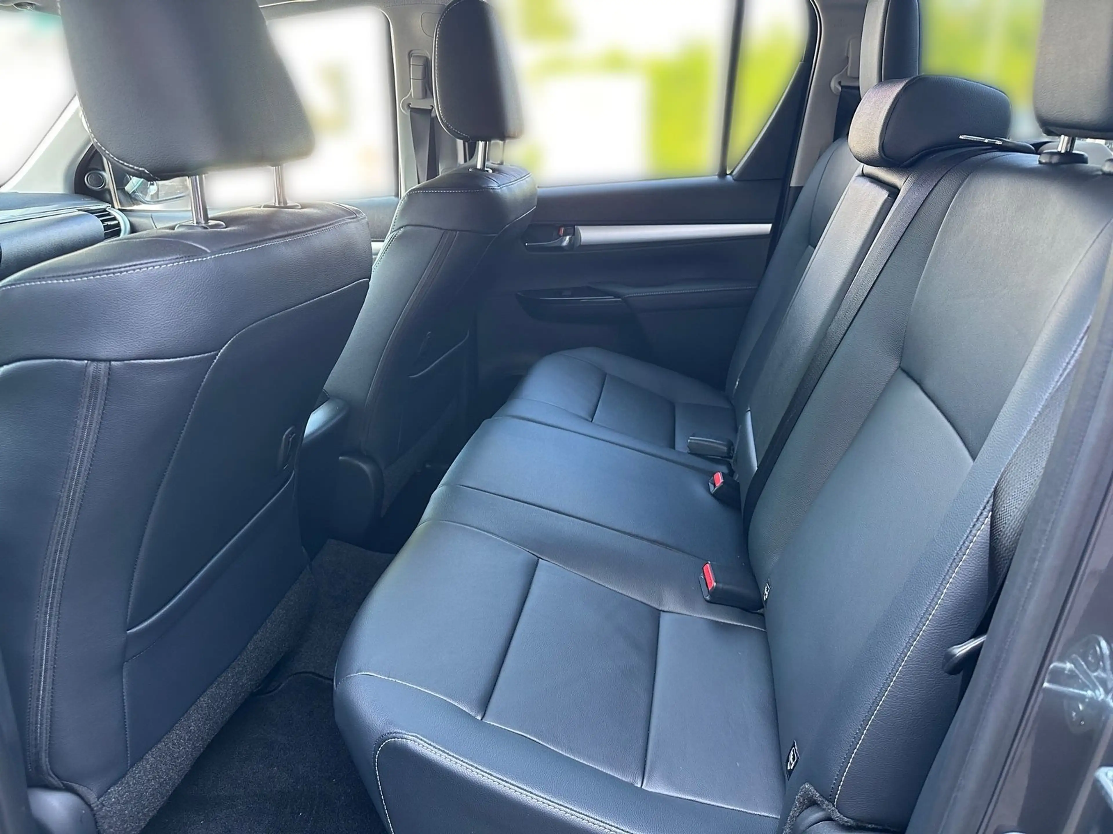 Toyota Hilux 2.8 l - DC Executive 4x4 OFFROAD-Edition — photo 10