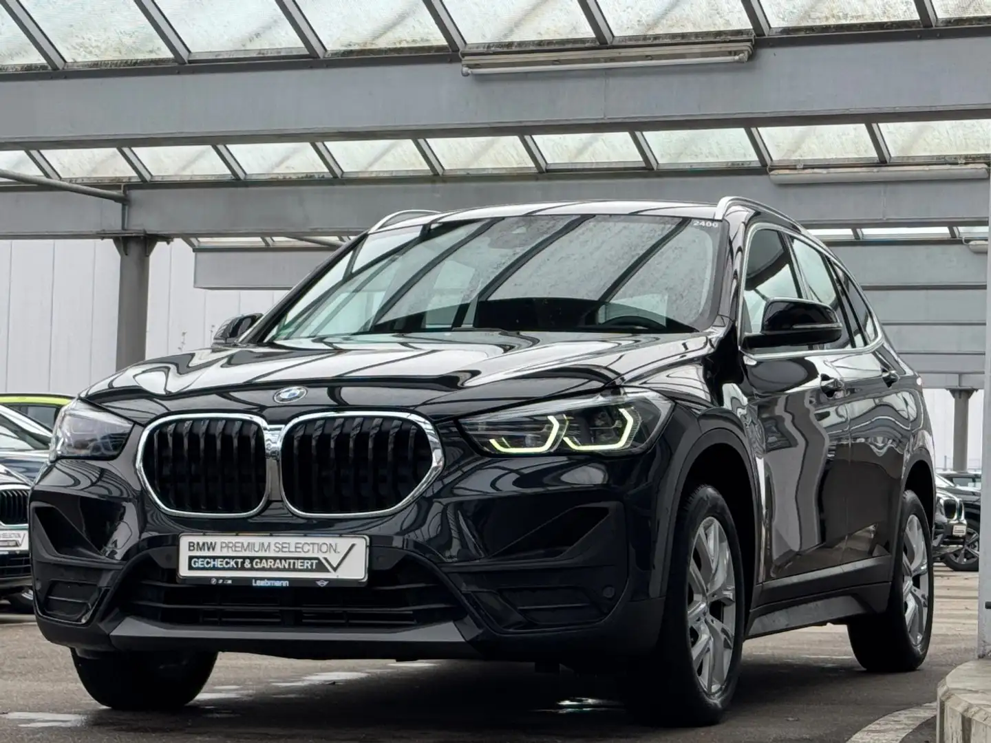 BMW X1 sDrive18i DKG Adv. AdaLED/RFK 2 JAHRE GARANTIE Noir - 2