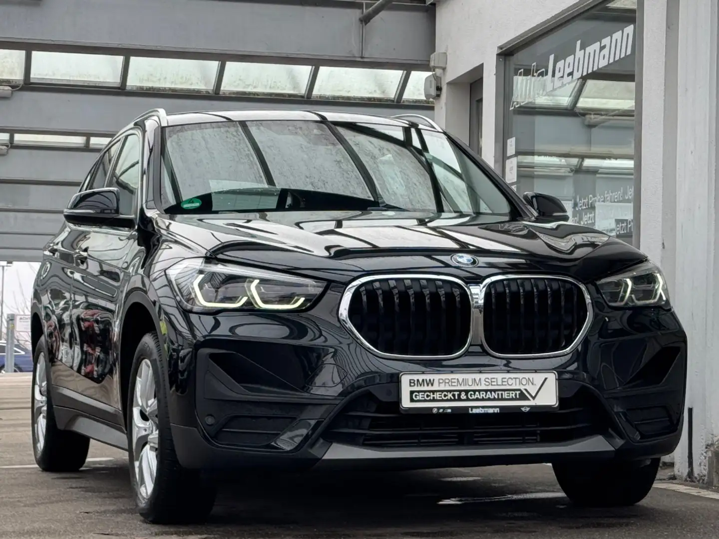 BMW X1 sDrive18i DKG Adv. AdaLED/RFK 2 JAHRE GARANTIE Schwarz - 2
