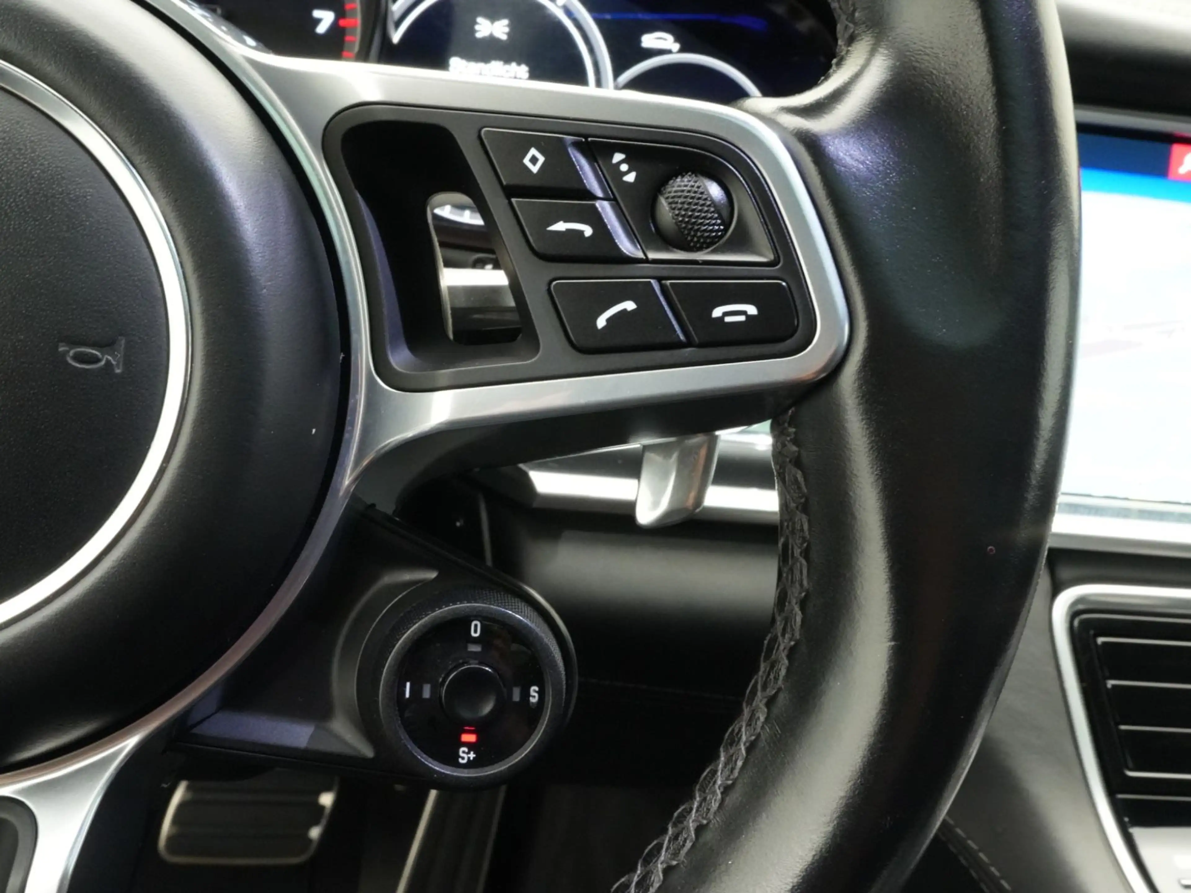 Porsche Panamera Turbo Sport Turismo PANO+MATRIX+KEYLESS — photo 13