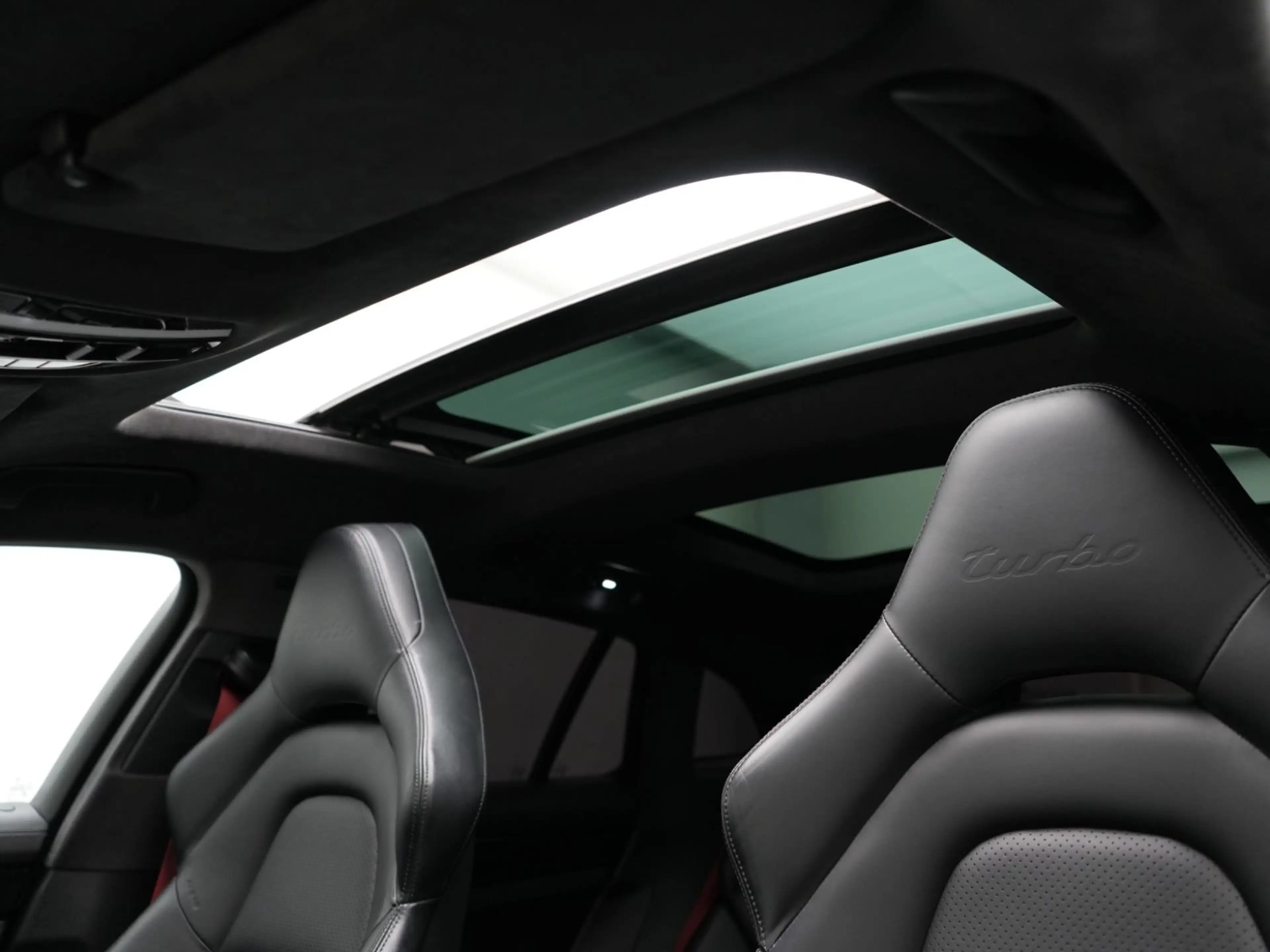 Porsche Panamera Turbo Sport Turismo PANO+MATRIX+KEYLESS — photo 11
