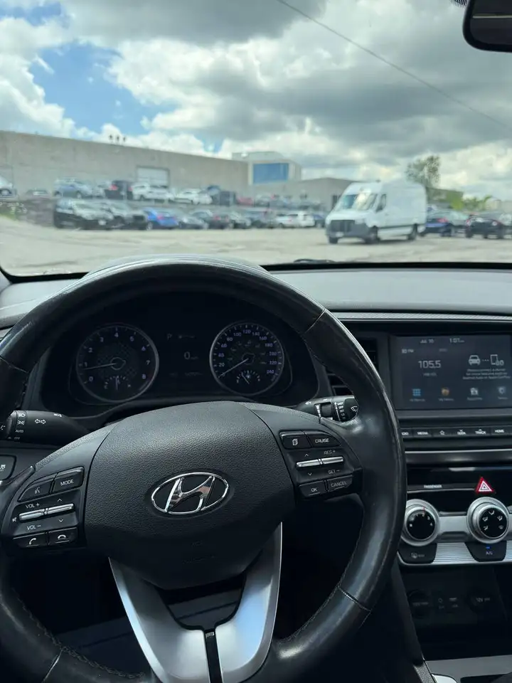 Hyundai ELANTRA снимка Hyundai ELANTRA