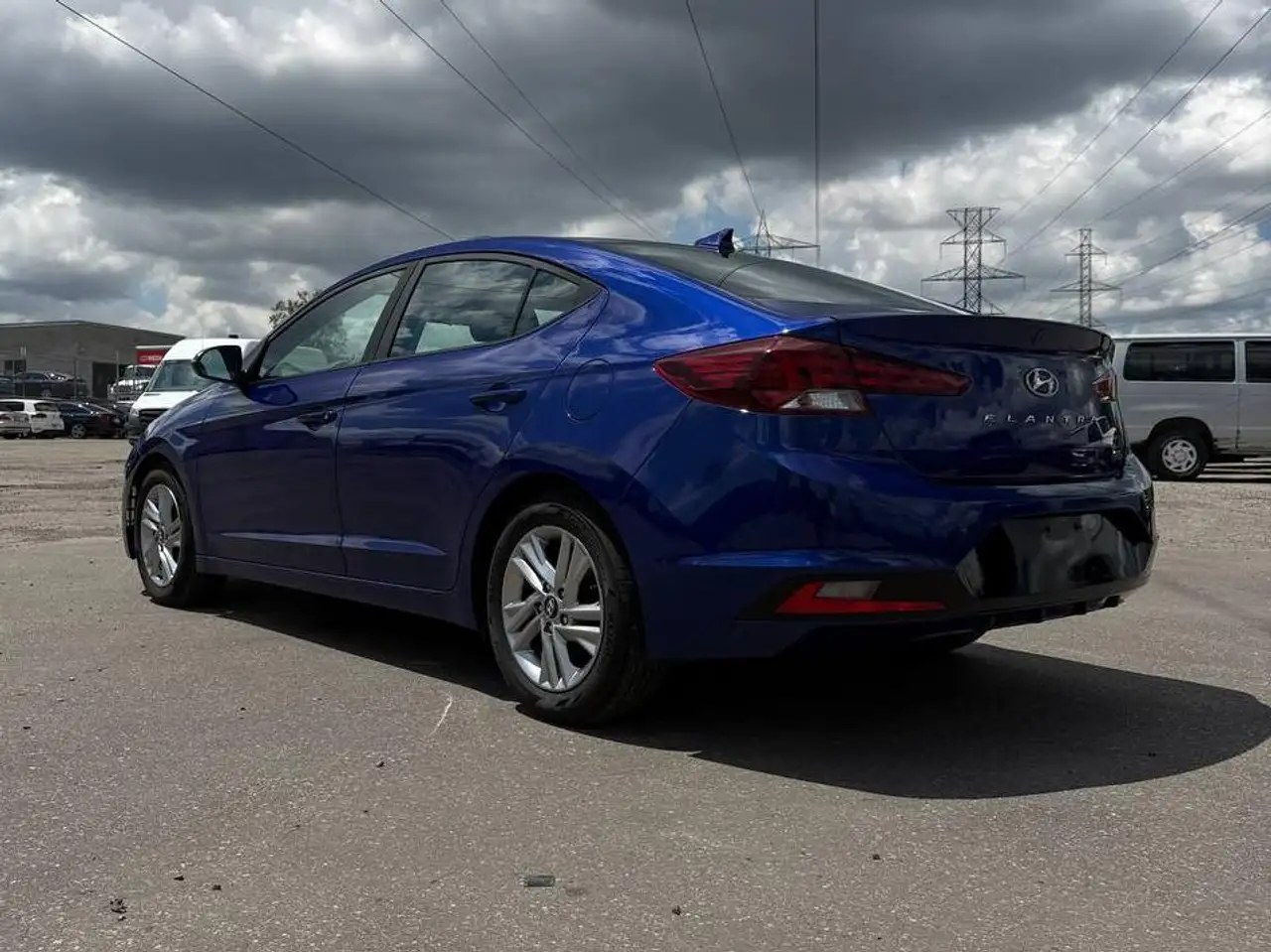 Hyundai ELANTRA снимка Hyundai ELANTRA