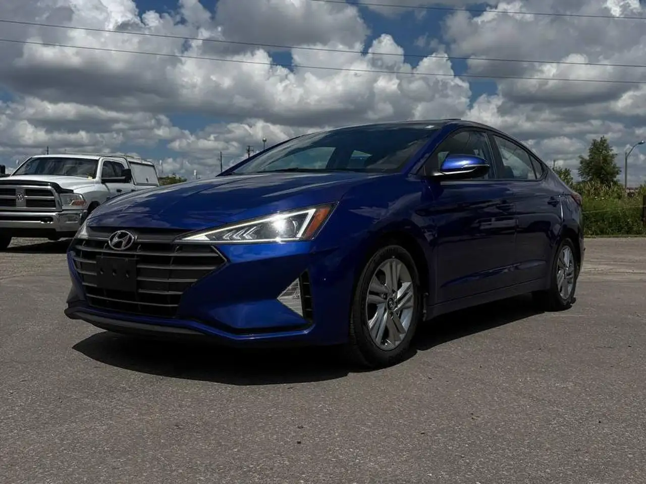Hyundai ELANTRA снимка Hyundai ELANTRA