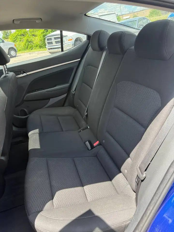Hyundai ELANTRA снимка Hyundai ELANTRA