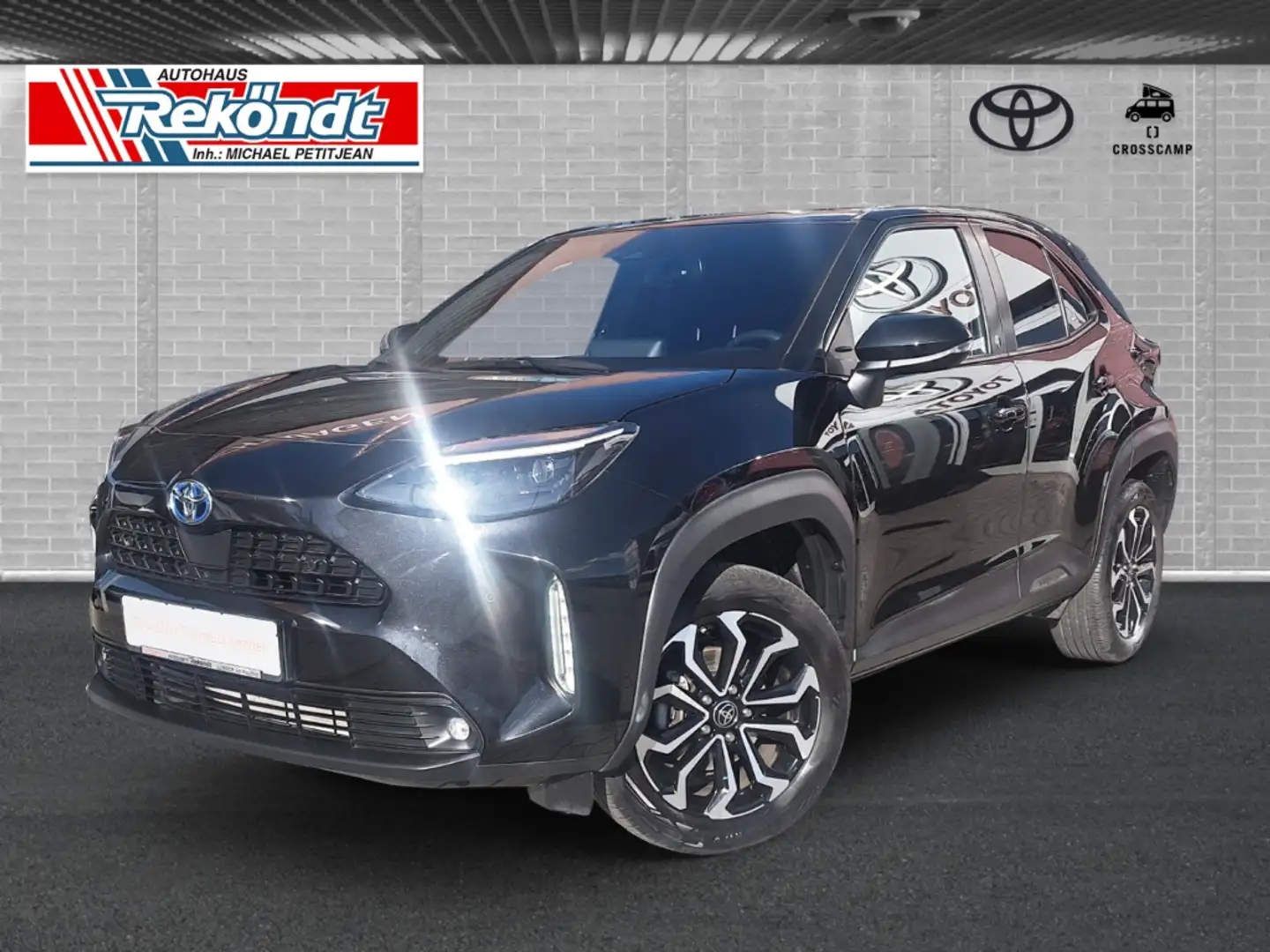 Toyota Yaris Cross 1,5 Hybrid Team Deutschland Parksensoren, Sitzheiz Schwarz - 1