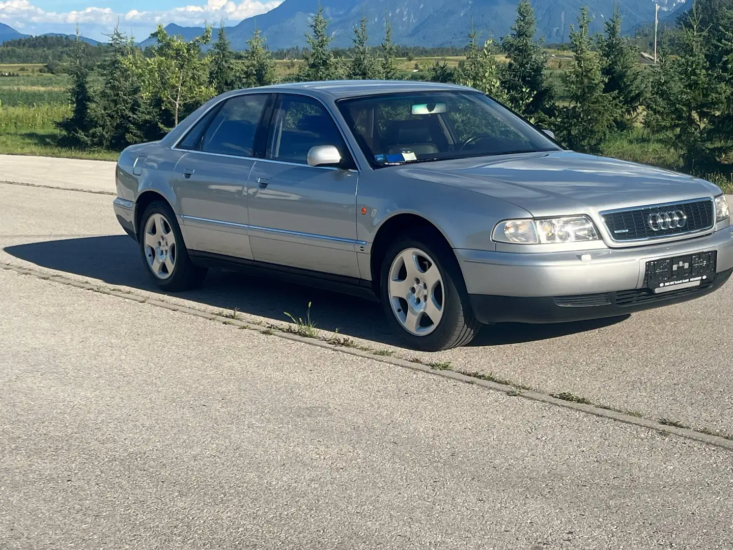 Audi A8 4,2 V8 Quattro Silber - 1