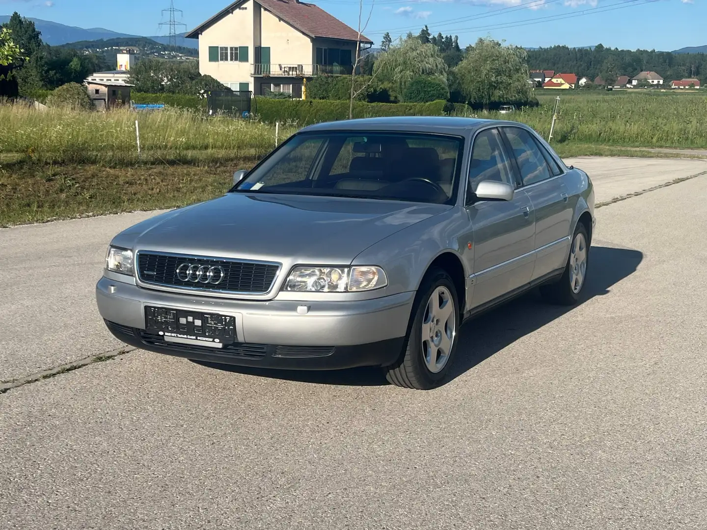 Audi A8 4,2 V8 Quattro Silber - 2