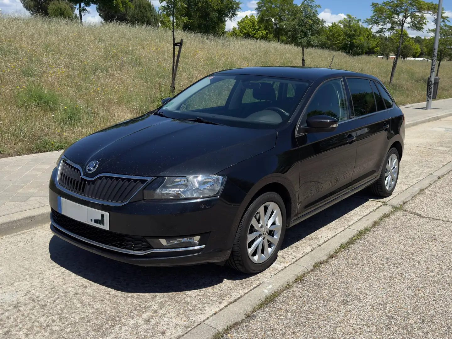 Skoda Rapid/Spaceback Rapid 1.0 TSI Like 70kW Like Negro - 1