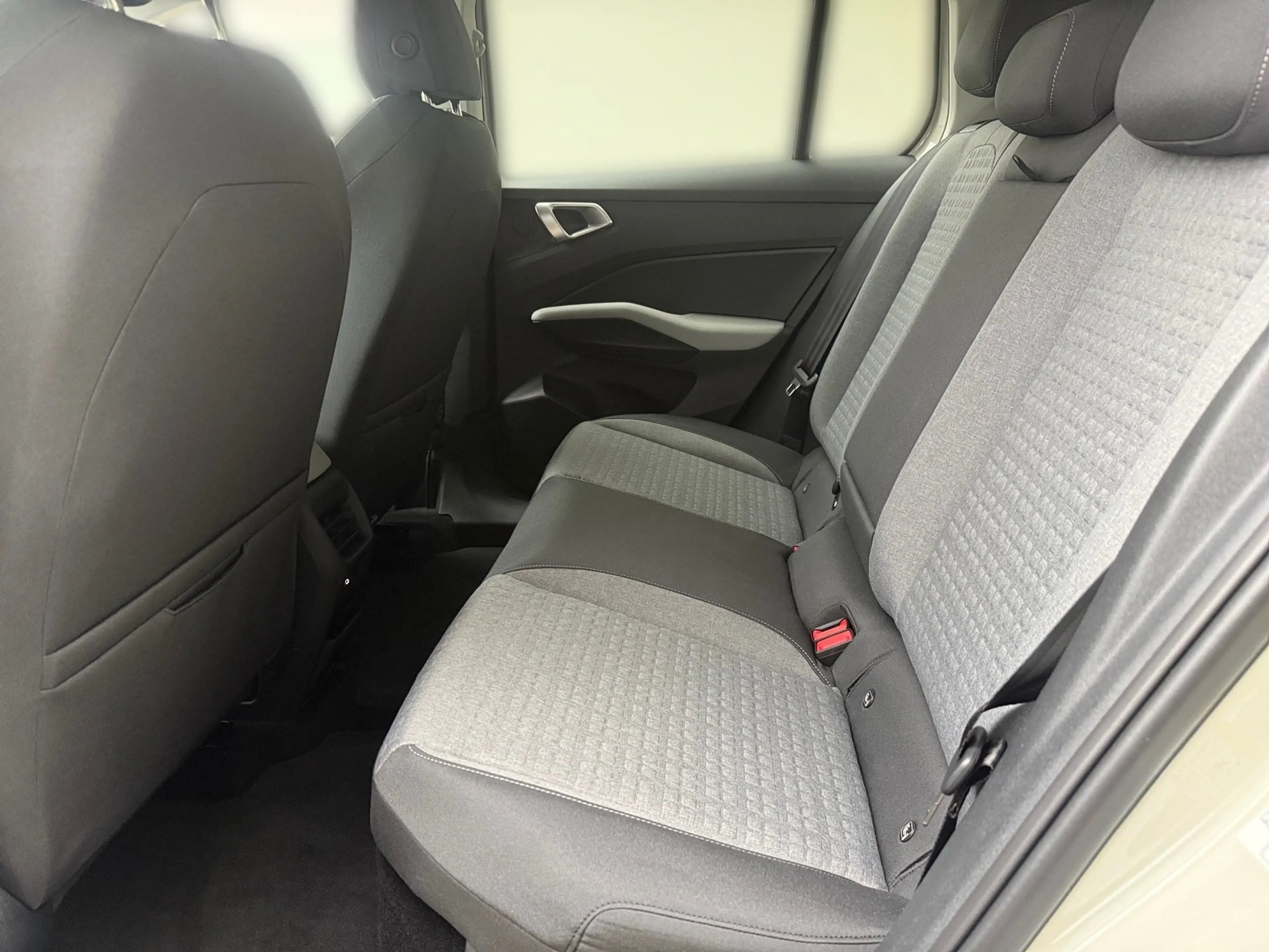 Skoda Epiq 55 Edition Eins Navi LED Kamera PDC Tempo — photo 11