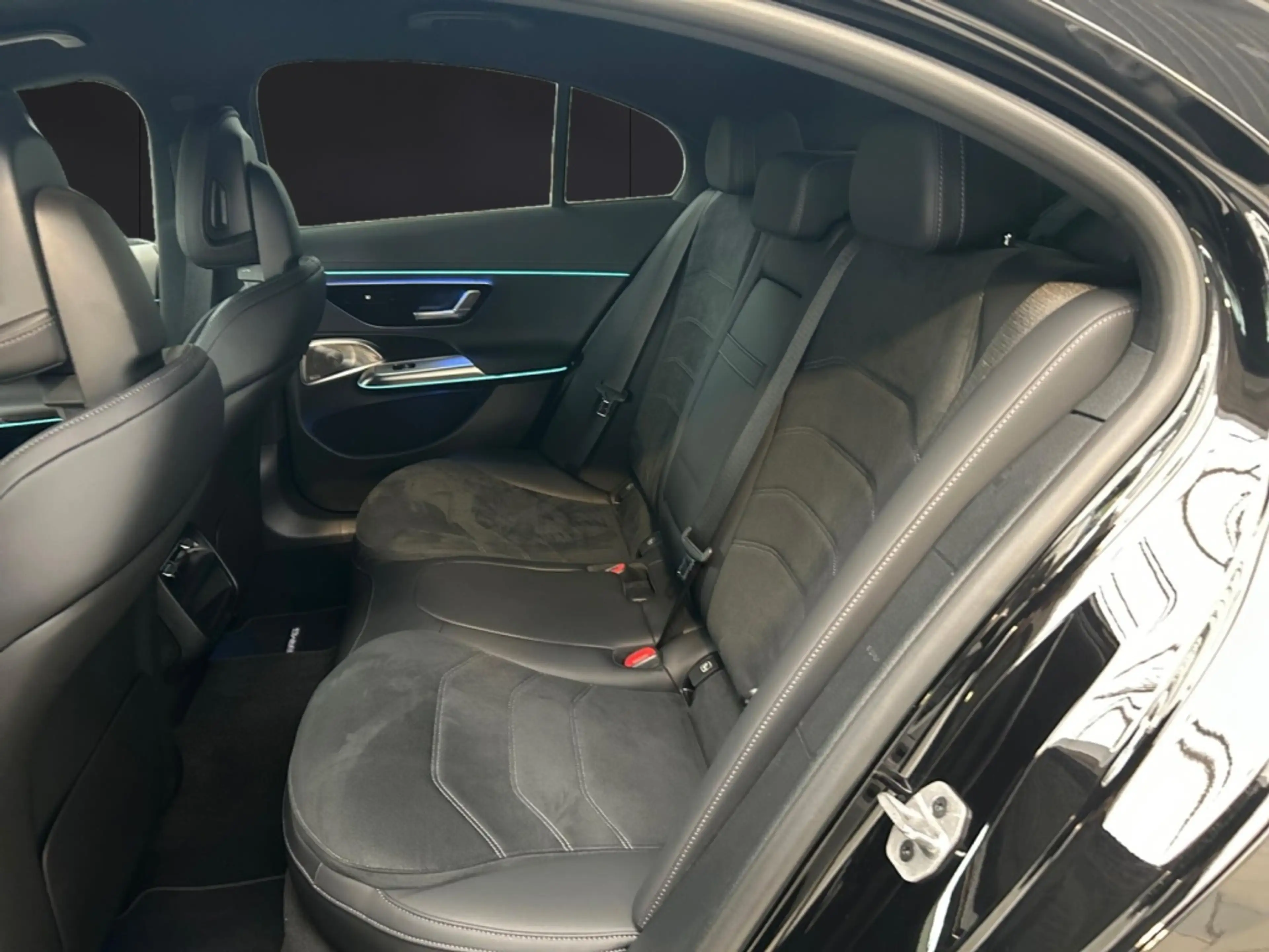 Mercedes-Benz E 450 d 4MATIC Limousine AMG Premium,Head Up,AHV — photo 13