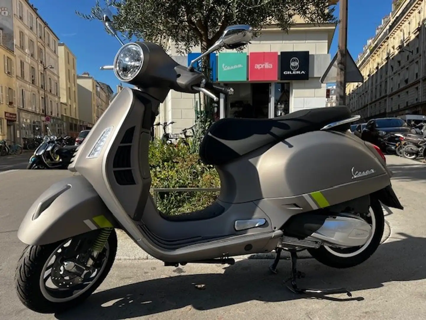 Vespa GT Grijs - 1