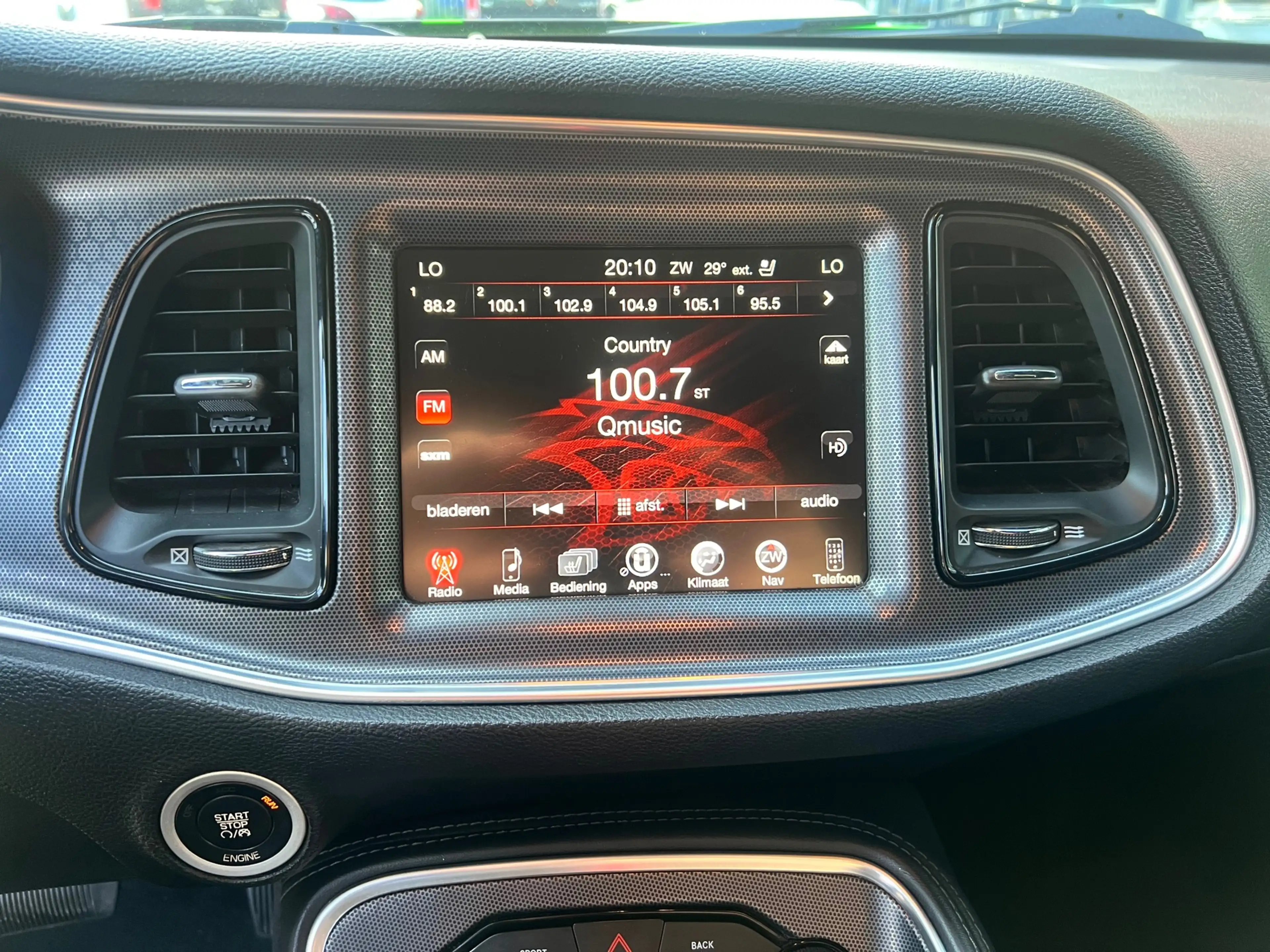 Dodge Challenger 5,7 HEMI automaat — photo 13