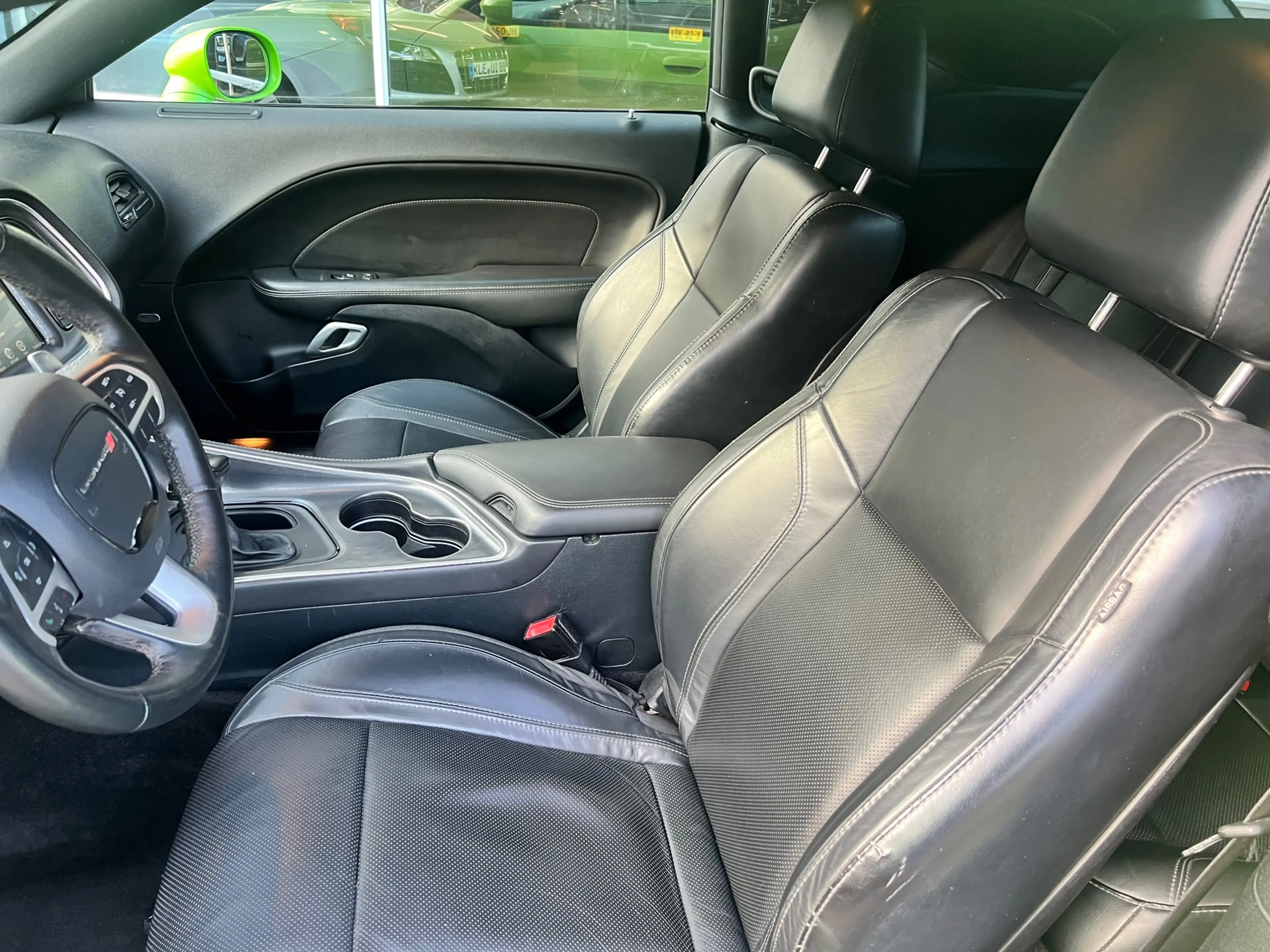 Dodge Challenger 5,7 HEMI automaat — photo 11