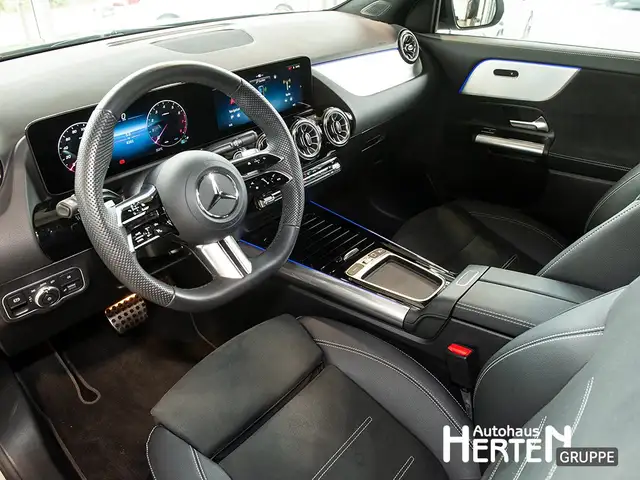 Mercedes-Benz GLA view 8