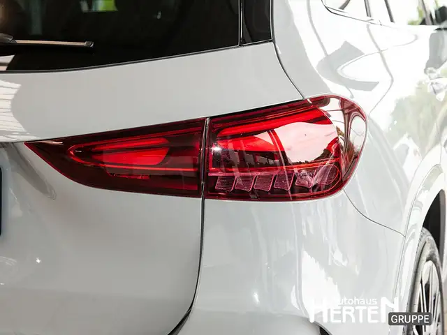 Mercedes-Benz GLA view 14