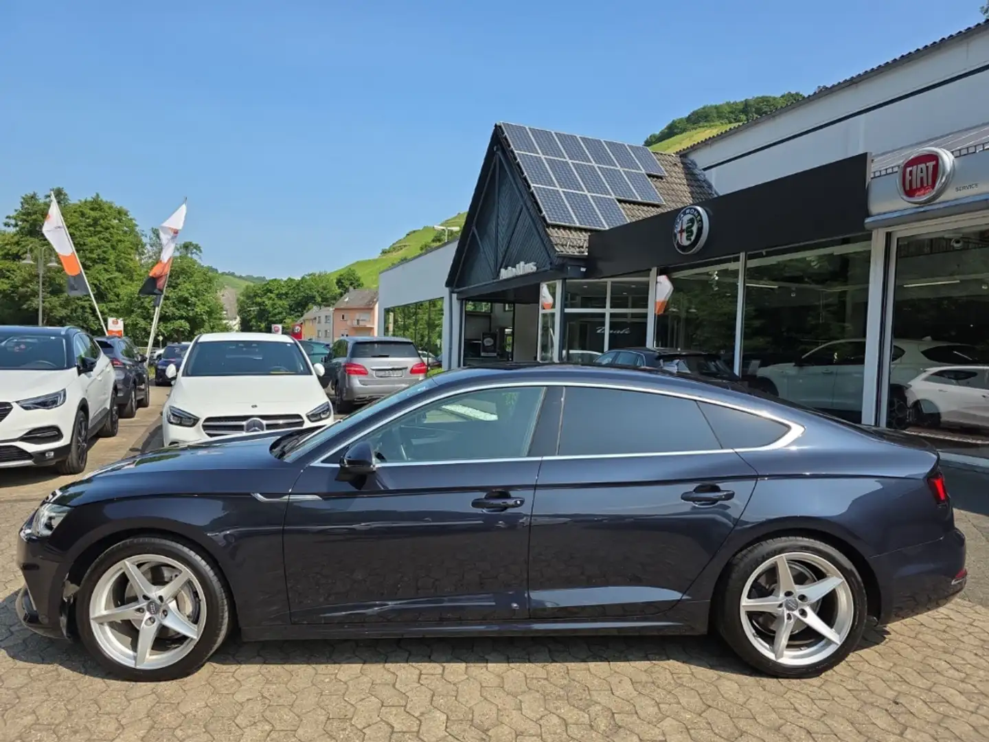 Audi A5 Sportback 2.0 TDI sport Xenon Navi SHZ Temp Blau - 2