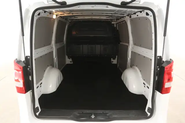 Mercedes-Benz Vito view 3