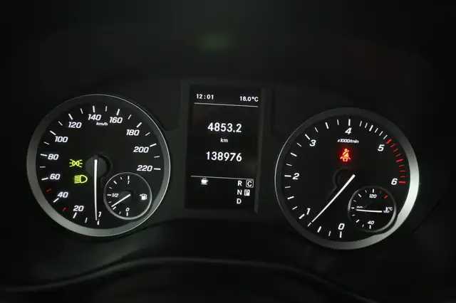 Mercedes-Benz Vito view 12