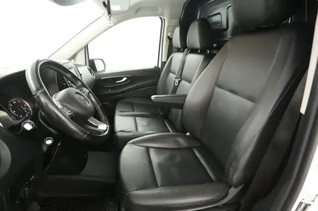 Mercedes-Benz Vito view 9
