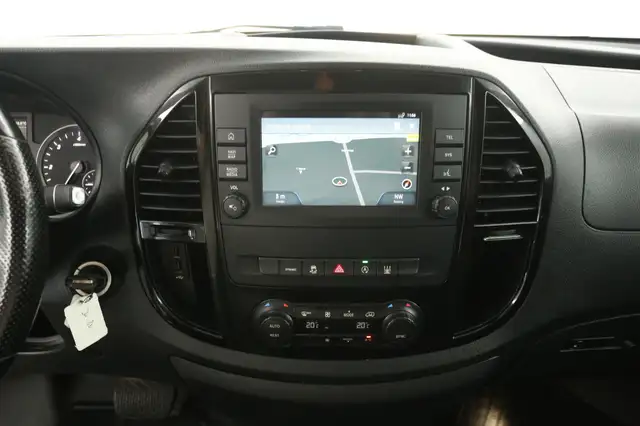Mercedes-Benz Vito view 11