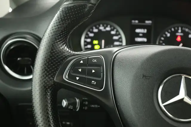 Mercedes-Benz Vito view 16