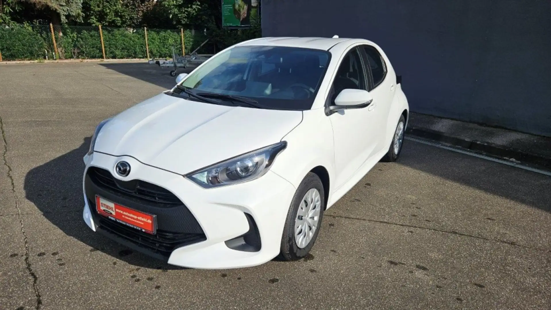 Mazda 2 1.5L Hybrid VVT-i Weiß - 2