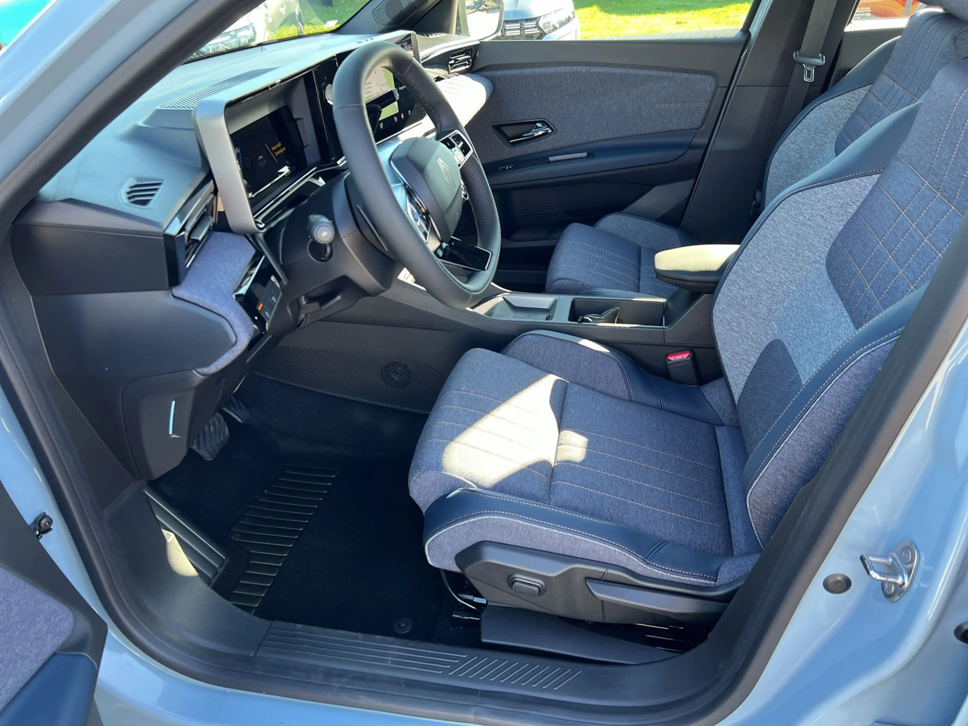 Renault R 4 E-Tech 150 Comfort Range Techno SHZ+RFK+StHz — photo 5