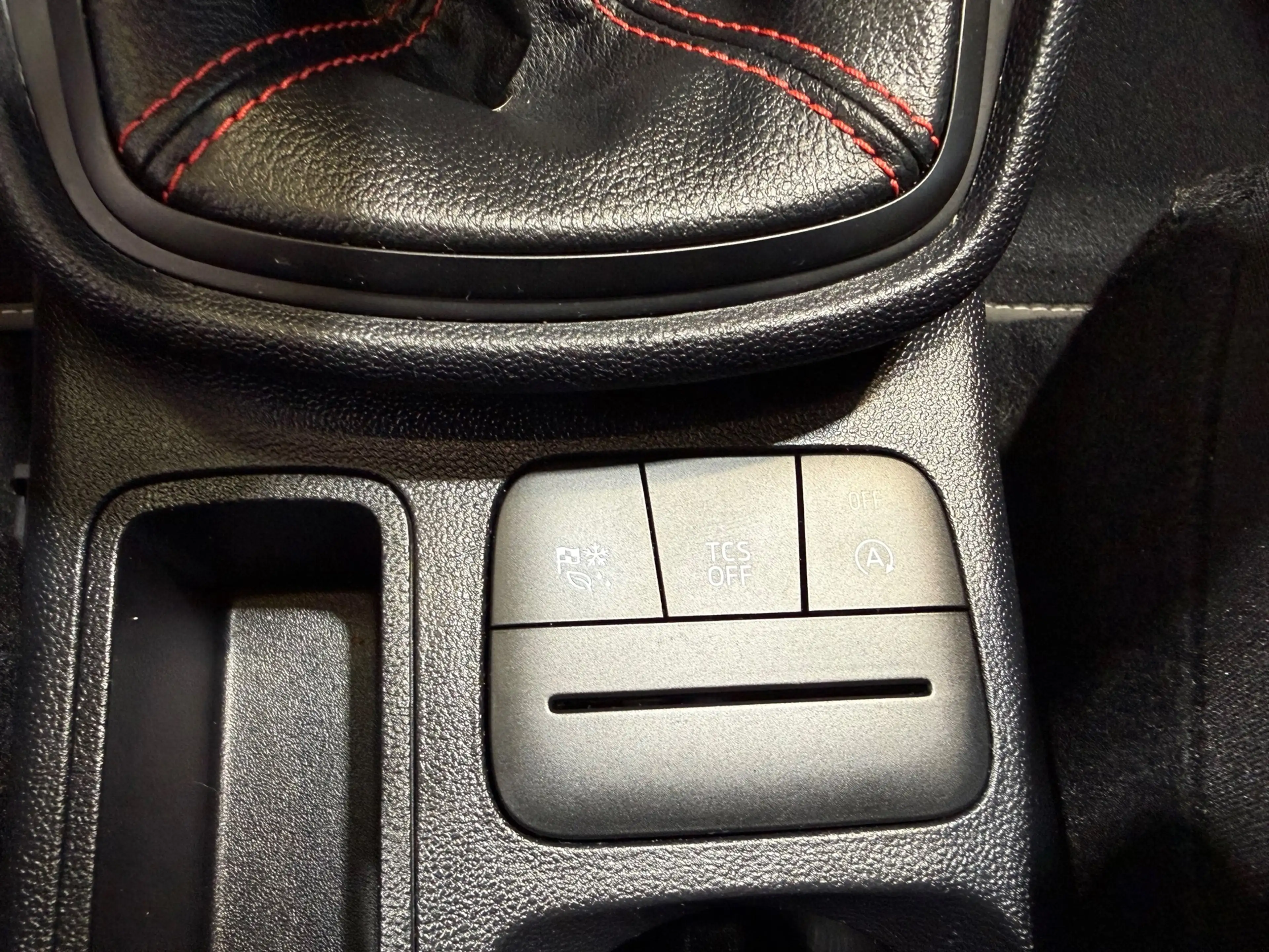 Ford Fiesta 1.0 EcoBoost Hybrid ST-Line — photo 18