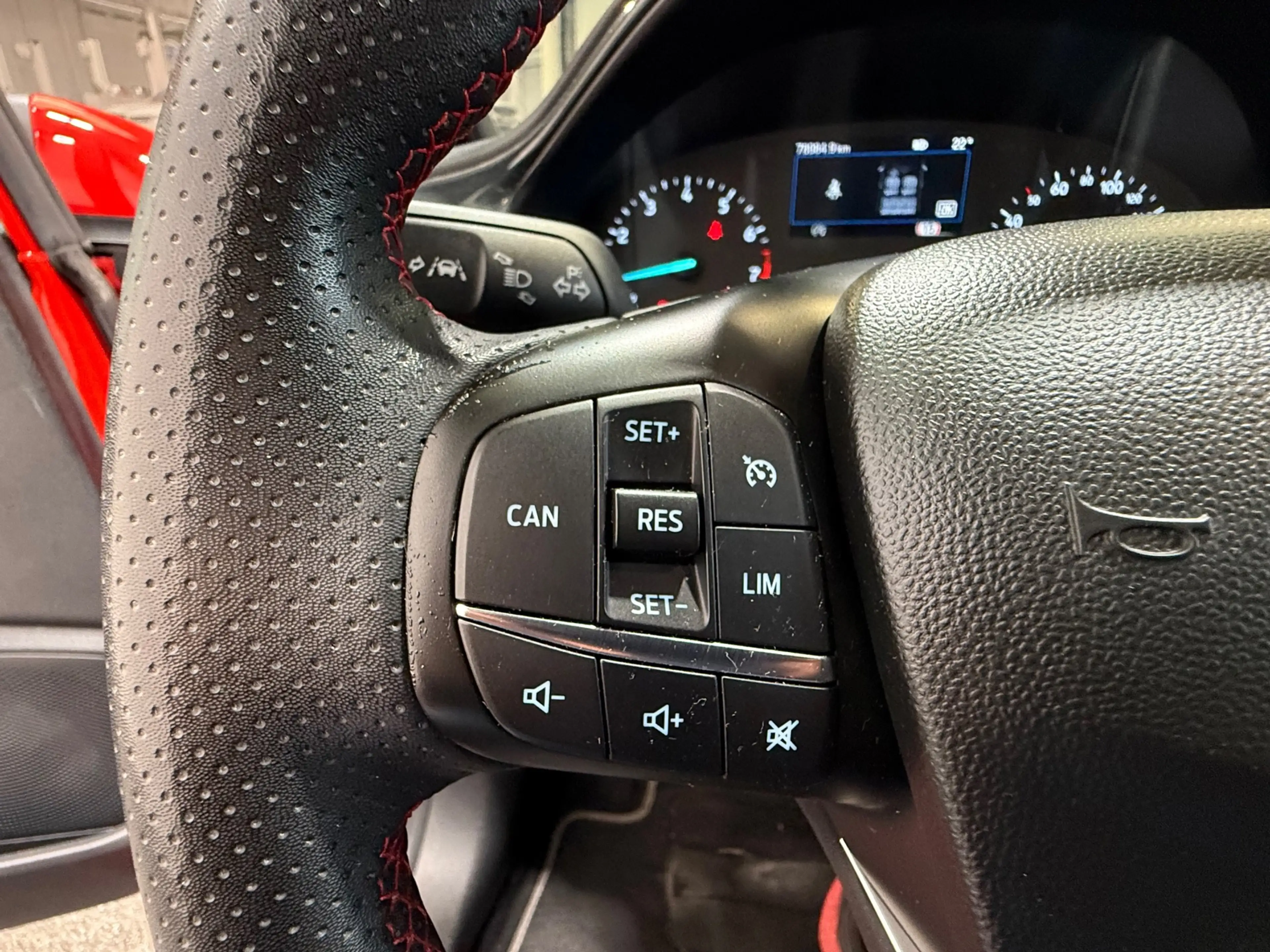 Ford Fiesta 1.0 EcoBoost Hybrid ST-Line — photo 13