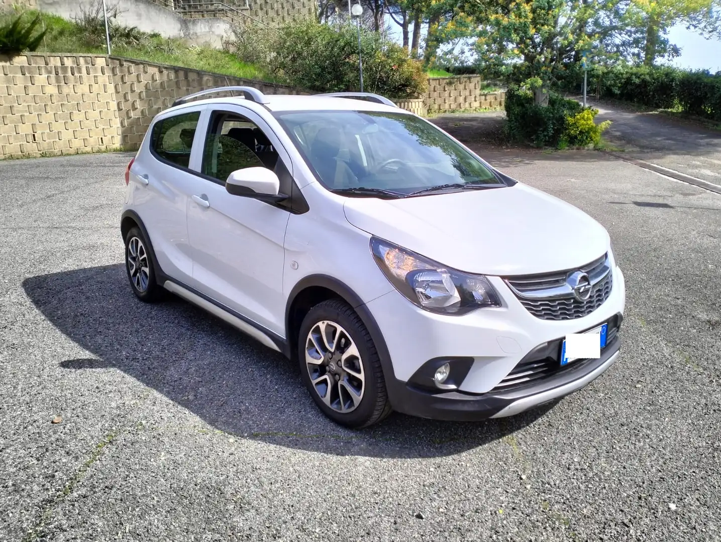 Opel Karl Karl 1.0 Rocks 73cv my19 km 64000 Perfetta Weiß - 1