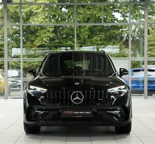 Mercedes-Benz GLC view 3
