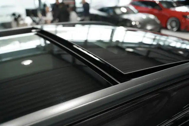 Mercedes-Benz GLC view 7