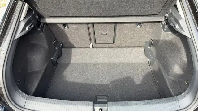 Volkswagen T-Roc view 14
