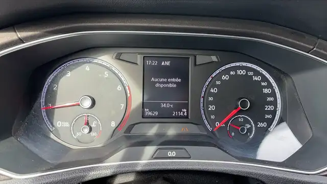 Volkswagen T-Roc view 12