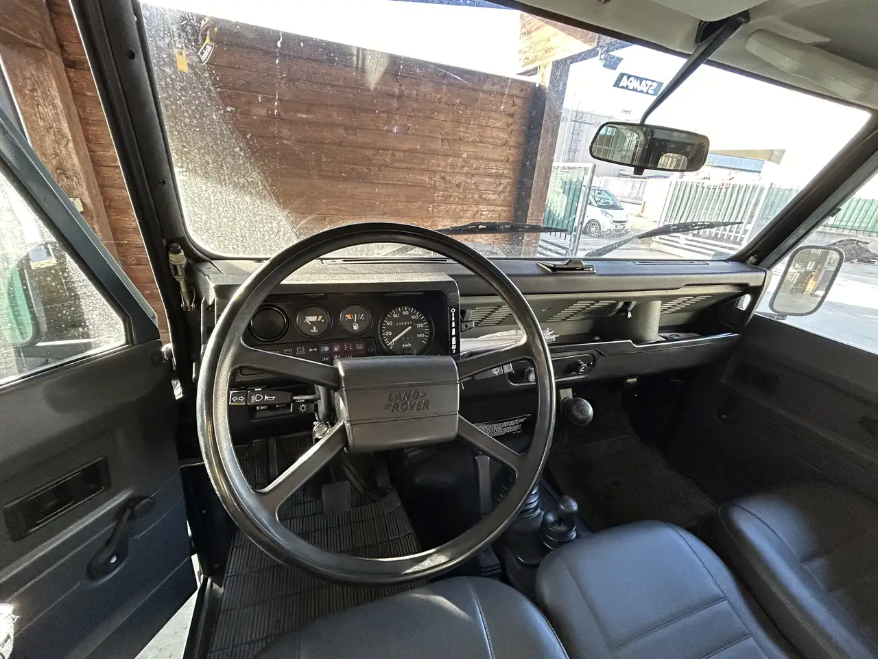 Land Rover Defender 90 2.5 td Hard Top, foto 2