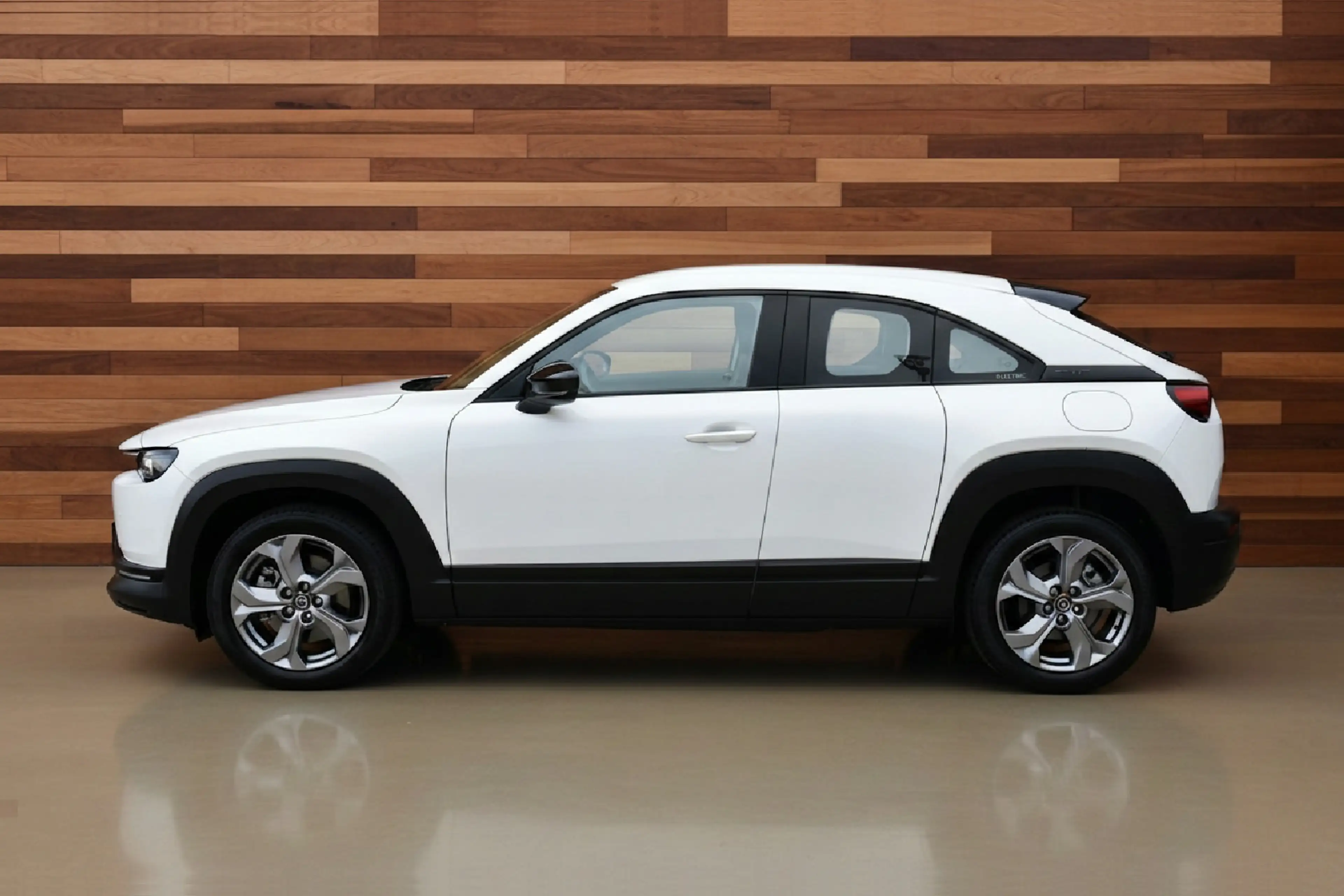Mazda MX-30 e-SkyActiv 145 Comfort 36 kWh | SOH 95,81% — photo 2