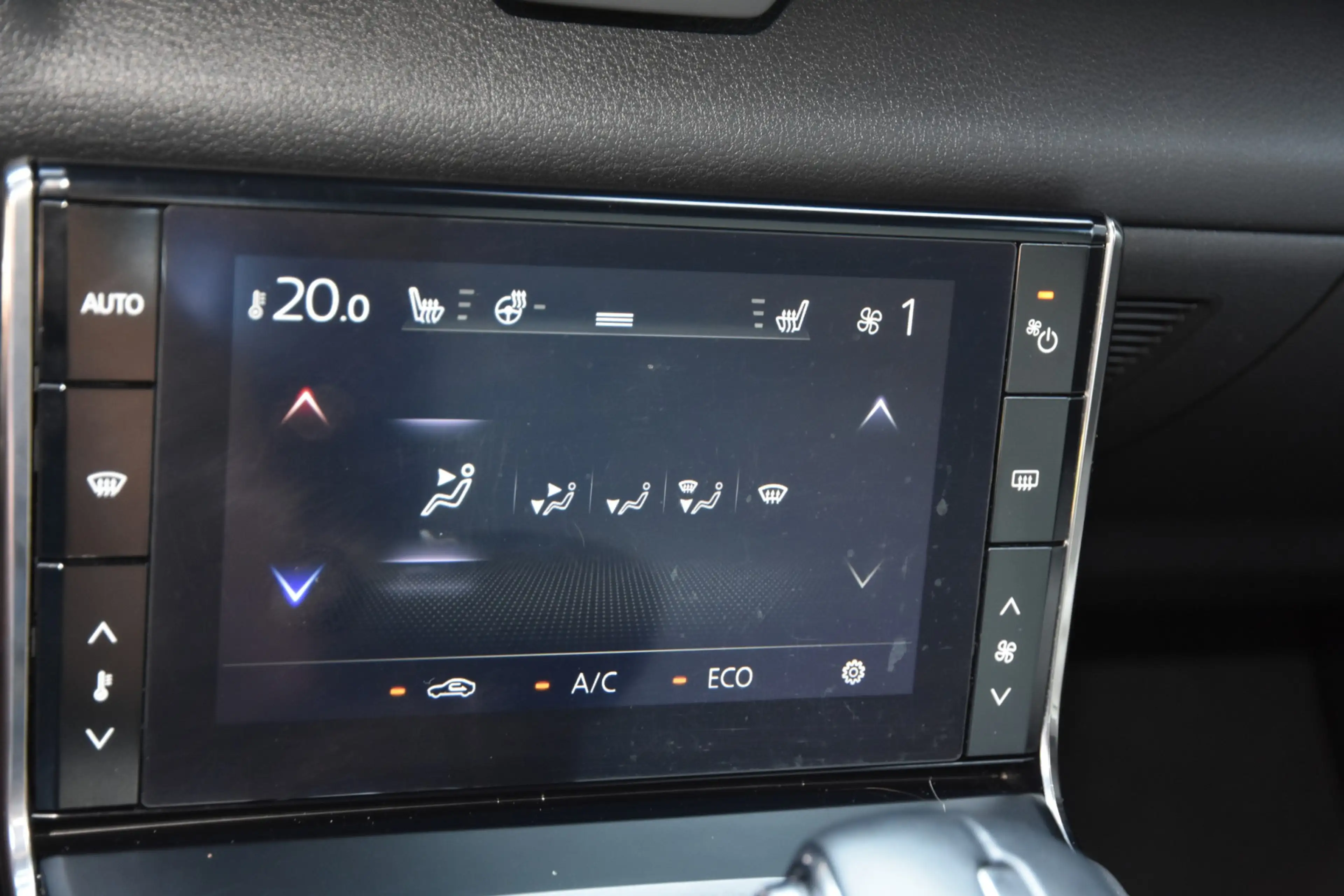 Mazda MX-30 e-SkyActiv 145 Comfort 36 kWh | SOH 95,81% — photo 17