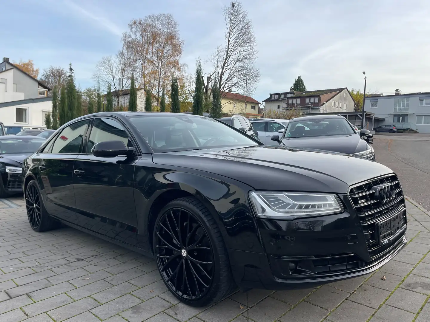 Audi A8 3.0 TDI L quattro Schwarz - 1