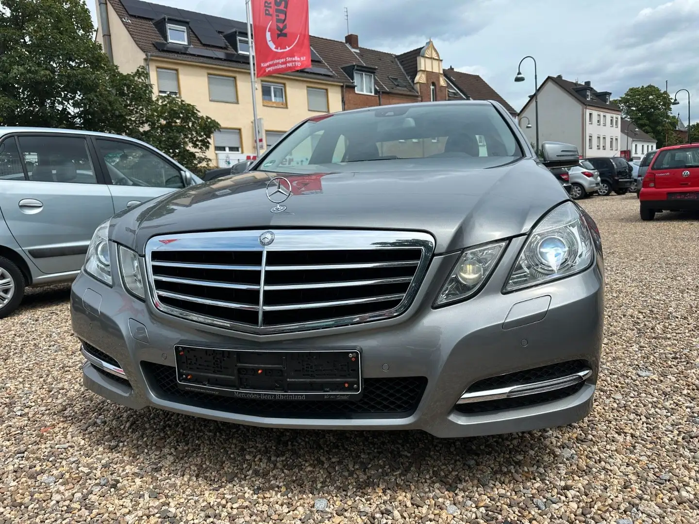 Mercedes-Benz E 200 E -Klasse Lim. E 200 CGI BlueEfficiency Argent - 2