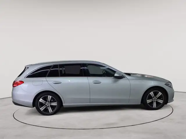 Mercedes-Benz C-Class view 3