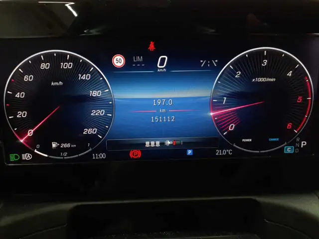Mercedes-Benz C-Class view 11