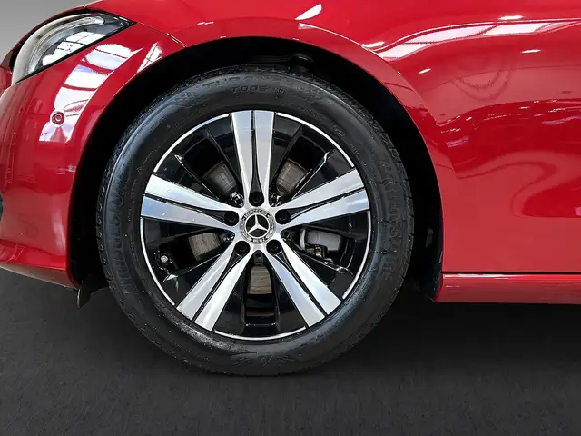 Mercedes-Benz C-Class view 4