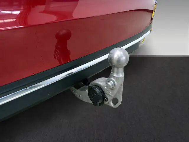 Mercedes-Benz C-Class view 13