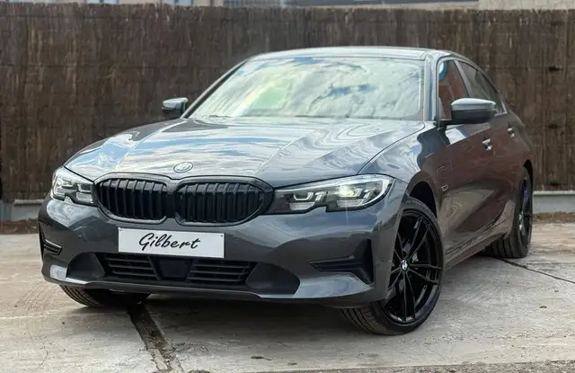 BMW 320 e-hybrid NAVI-LEDER-APPLECARPLAY