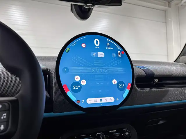 Mini Hatch view 15