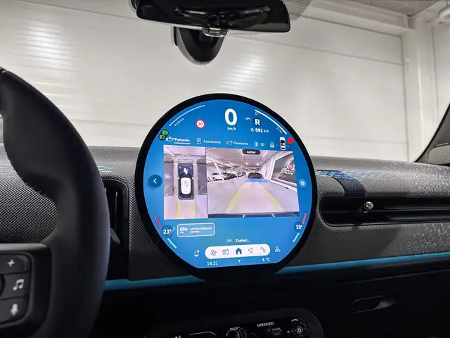 Mini Hatch view 13